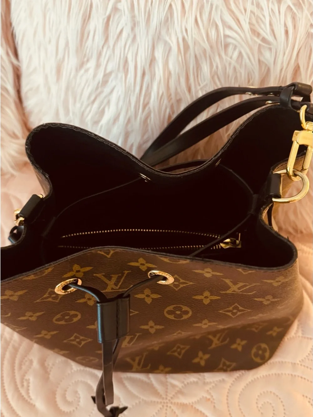 Louis Vuitton Monogram Drawstring Shoulder Bag - Brown & Gold - Picture 5 of 9